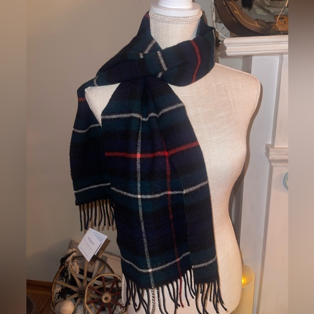 Johnstons 100% Lambswool scarf. Made in Scotland NWT❤️